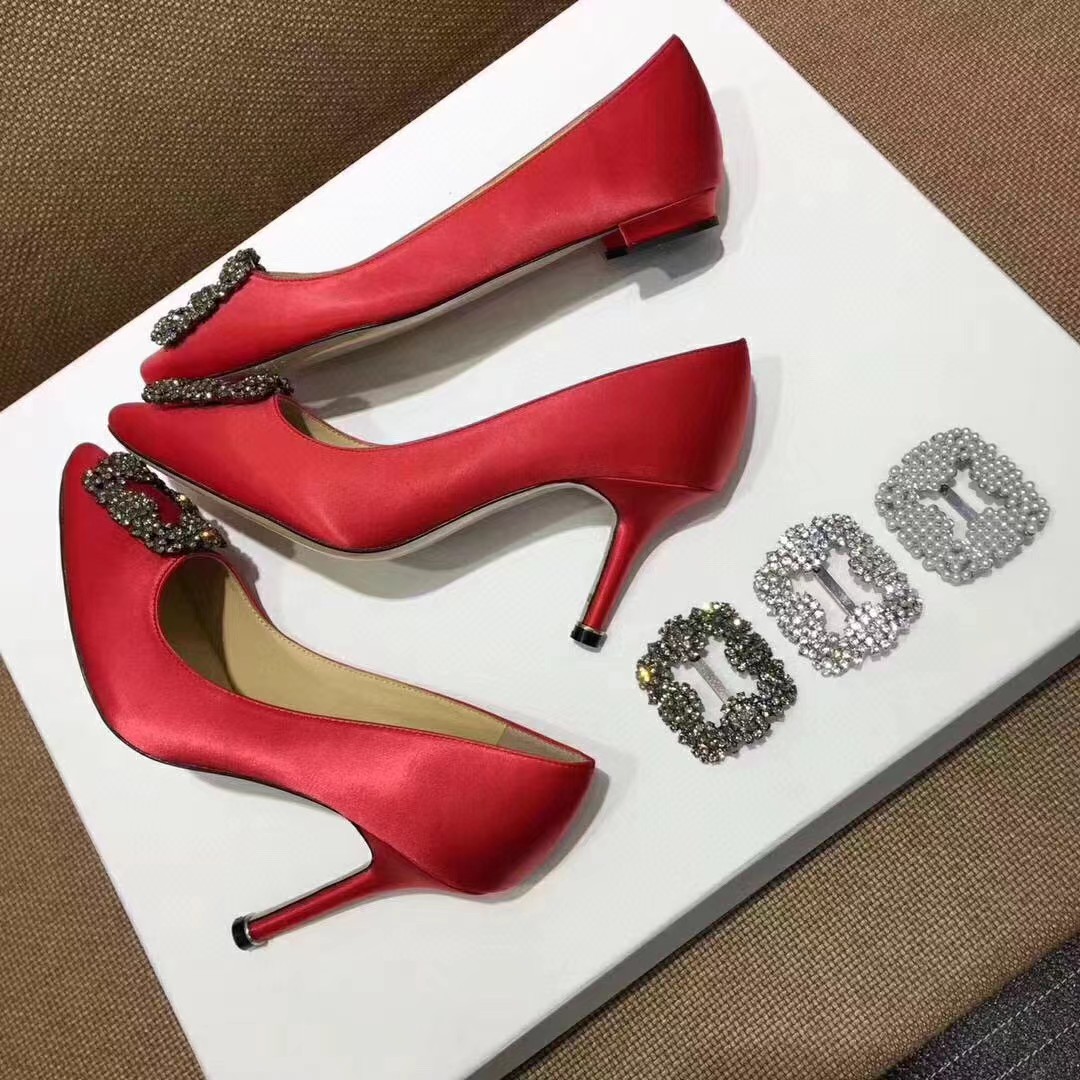 MB Chaussures À Talons Hauts Femmes Satin Cristal Boucle Carrée Décoration Pointu Mince Rouge Mariage Designer De Luxe Formelle 2cm 1cm 9.5cm Sti