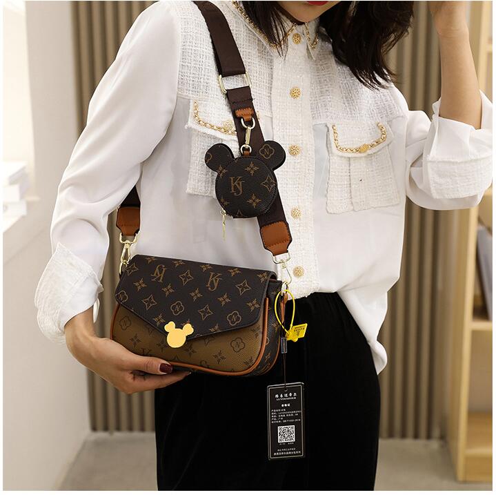 

2205 Women Luxurys Designers Bags Crossbody Handbags Womens Purses Shoulder Shopping Totes Bag