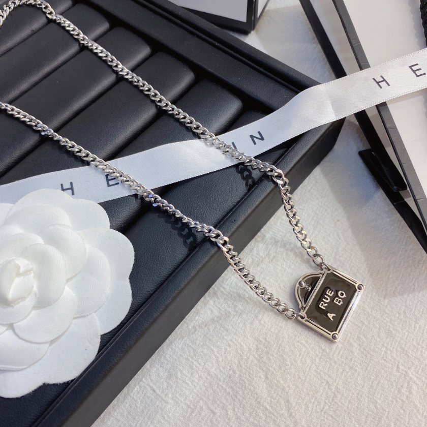 

Hot Luxury Silver Plated Necklaces Fashion Hot Brand Pendant Necklace Design For Women Jewelry Long Chain Urban Youth Accessories Selected Quality Gifts