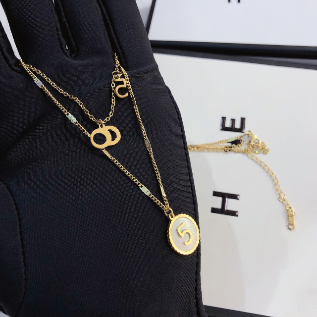 

Luxury Brand Pendant Necklaces Delicate Design Double Layer Necklace High end Designer Jewelry Long Chains Fashion Women Exclusive Selection Womens Gifts Couple