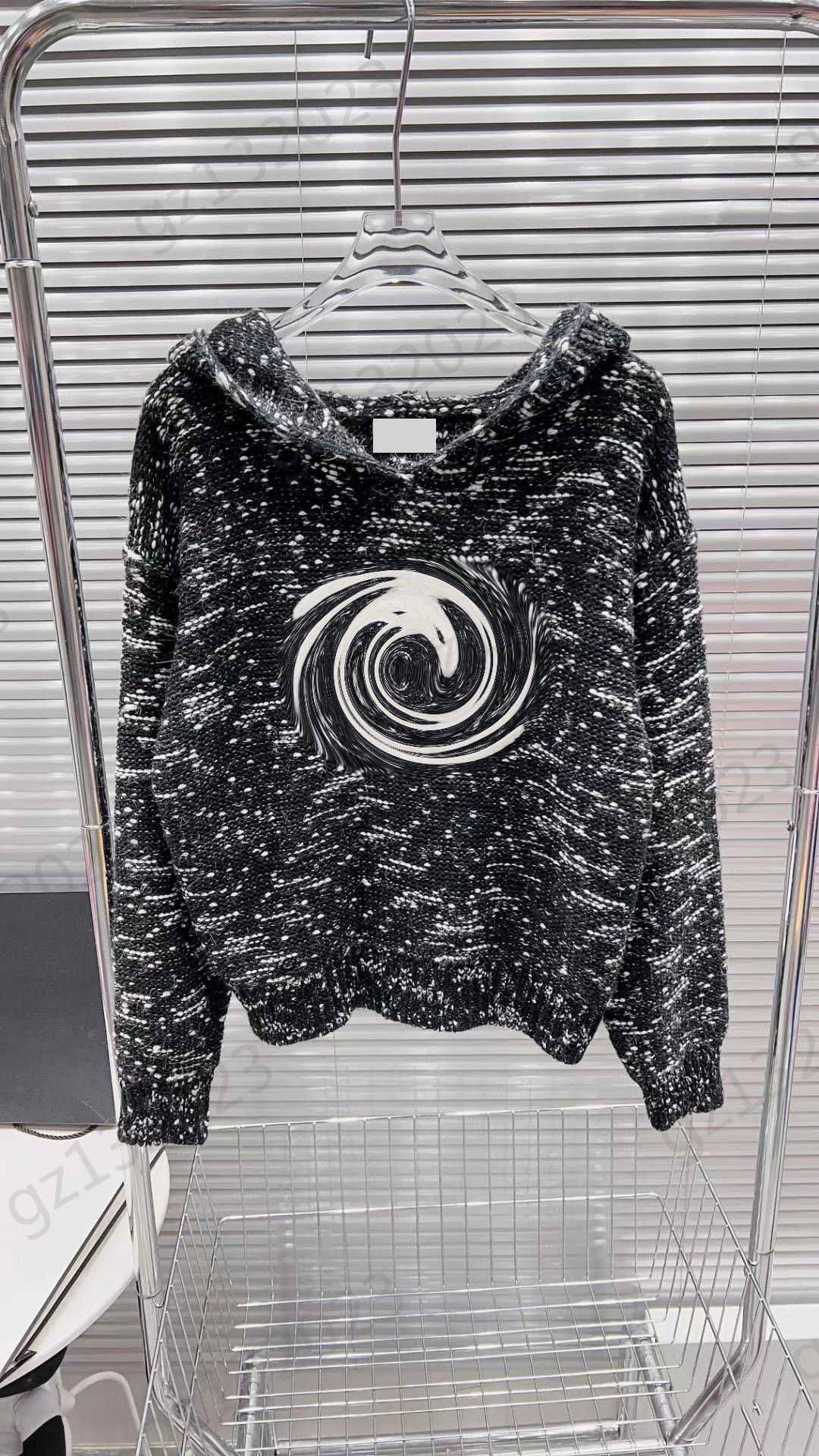 

Womens Sweaters Flocked Logo Hooded Pullover Knitted Sweater Coarse Wool Thick Long Sleeves Warm Knitwear Brand Fashion Women Clothes 2 Colors