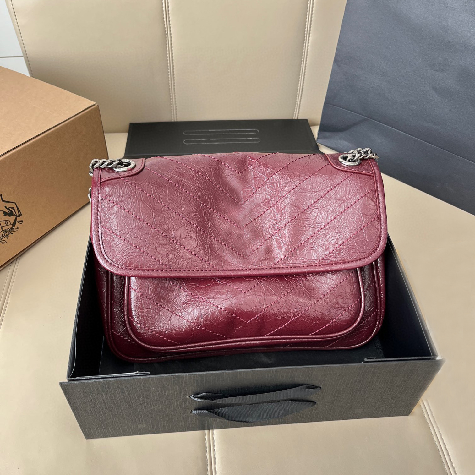 

5A Designer Messenger Bag Casual Simple Silver Chain Strap Womens Solid Color PU Single Shoulder Handbag, Burgundy