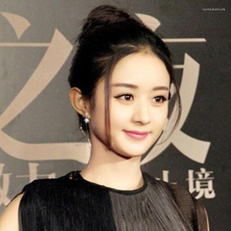 

Hoop Earrings Fashion Atmosphere Zircon Star Anise A Two-female Model