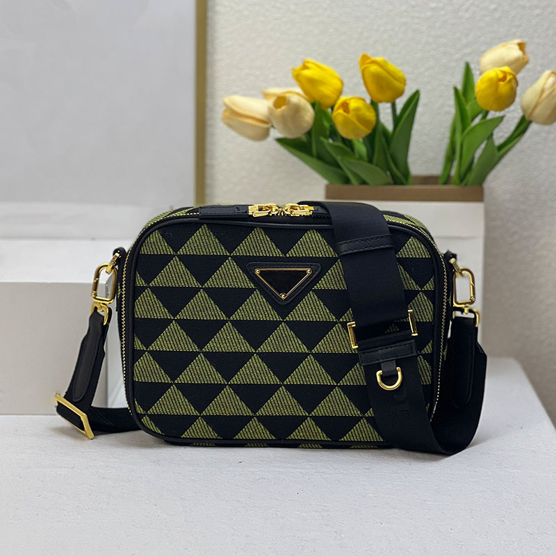 

Designer bags Triangle Crossbody bag shoulder bags luxury wallet leather Messenger tote Luggage men women purse card holder, Size: 22cm