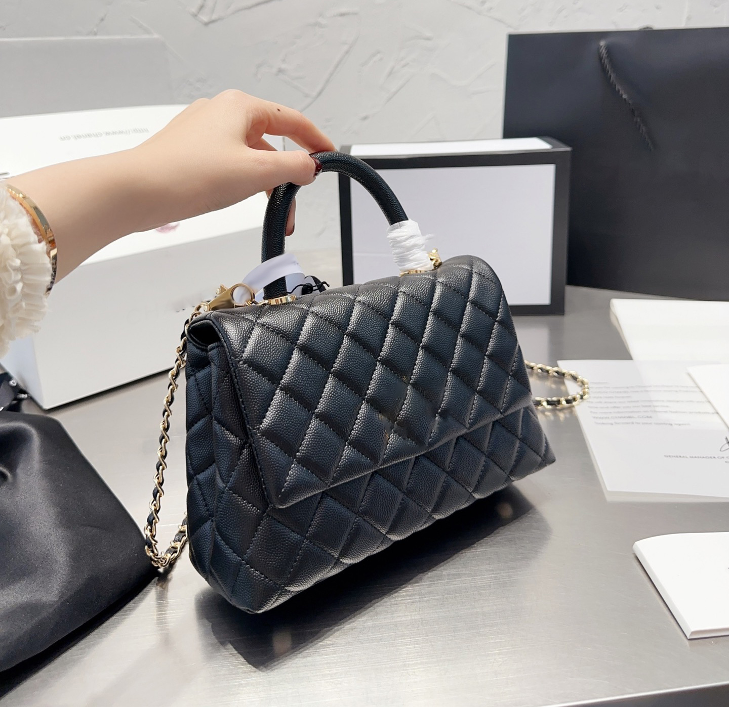 

Luxury tote purse Shoulder bag Brand handbag message bags Genuine Leather Crossbody Cattlehide Original Quality Womens Coco Handle Gold Chain, White