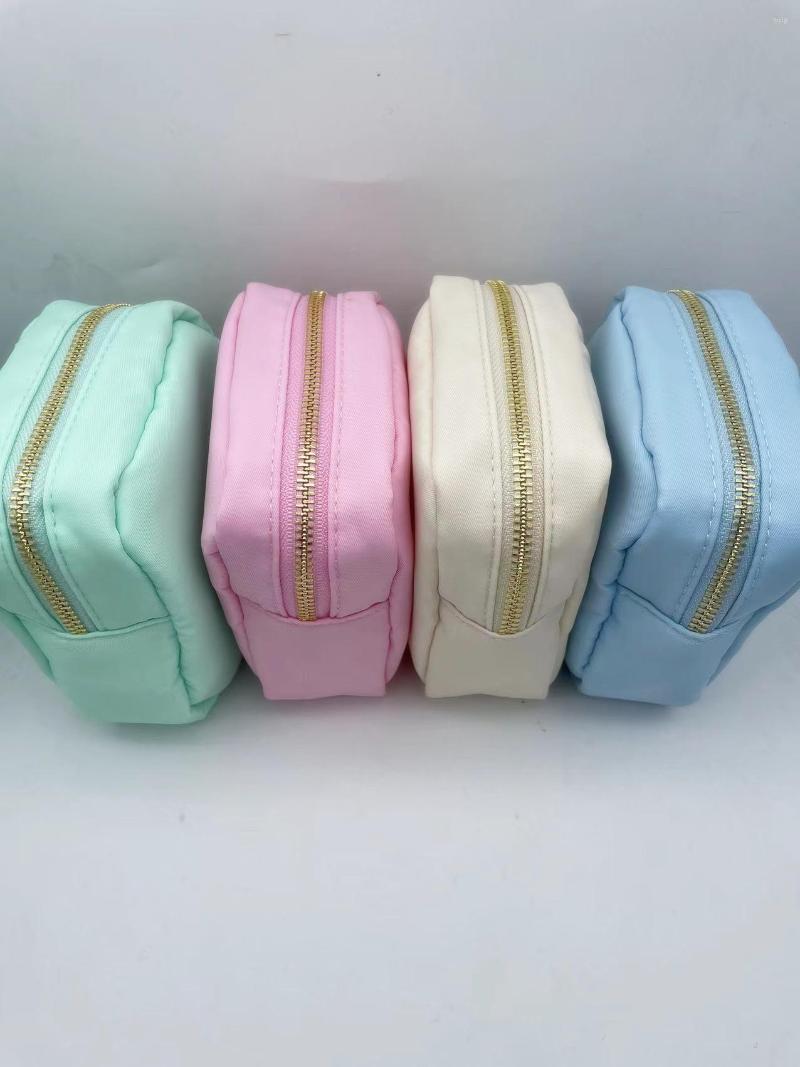

Cosmetic Bags Nylon Waterproof Glitter Letter Patches Fashion Durable Custom Women Girl Lady Travel Makeup Bag Change Wallet Key