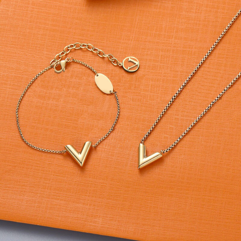 

Pendant Necklace Designer Jewelry Fashion Letter With Diamond Gold Necklaces Bracelet For Men Women Party Lovers Gift di_girl