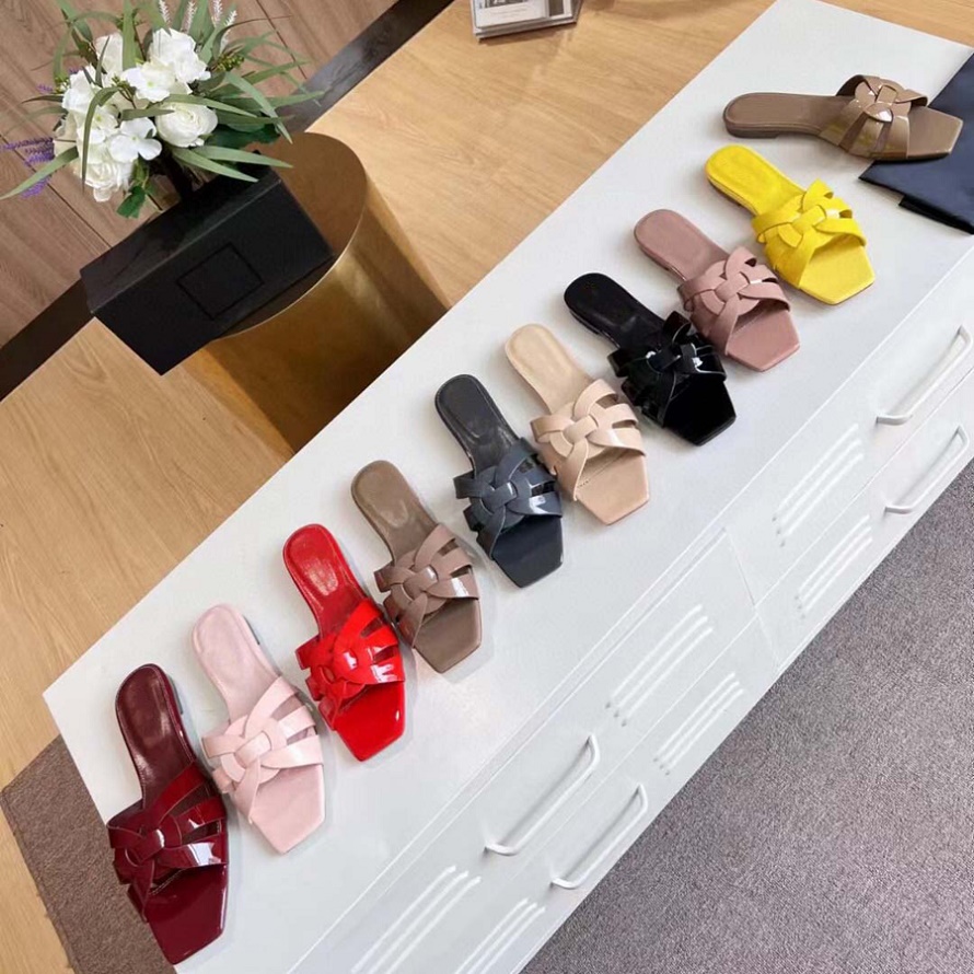 Classique pantoufles d'été diapositives femmes lumineuses chaussures plage tongs sexy talon plat dame pantoufle boucle de ceinture cuir de vache