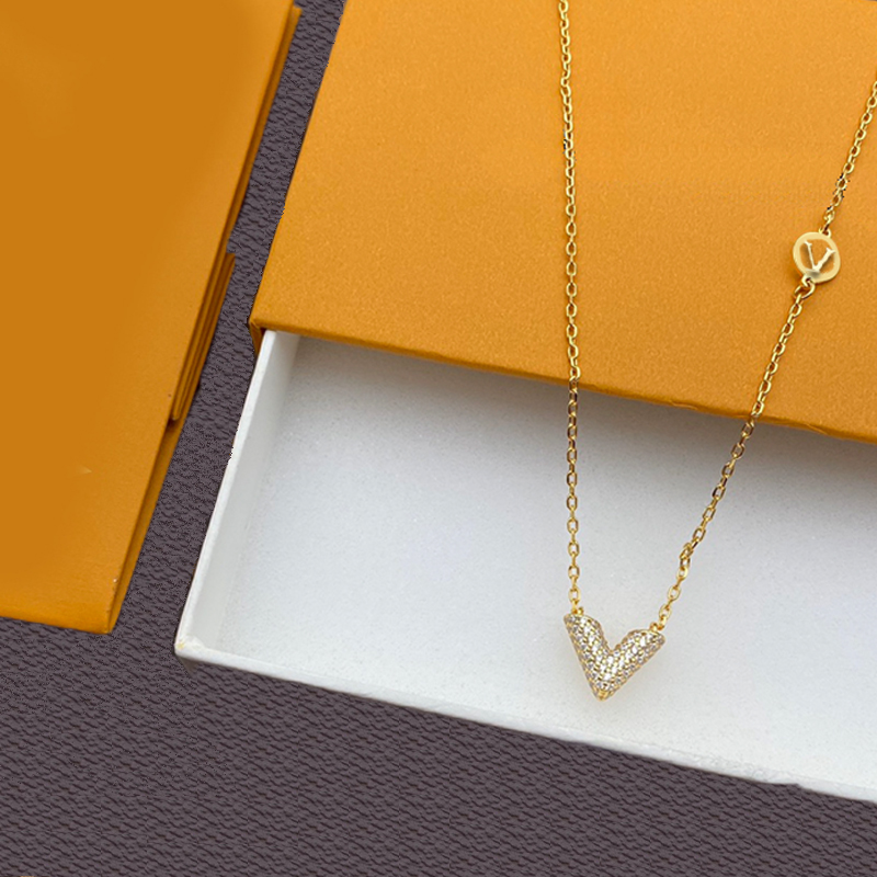 

Luxury Pendant Necklace Designer Jewelry Fashion Necklaces Man Women Gold Chain Party Wedding Lovers Gift