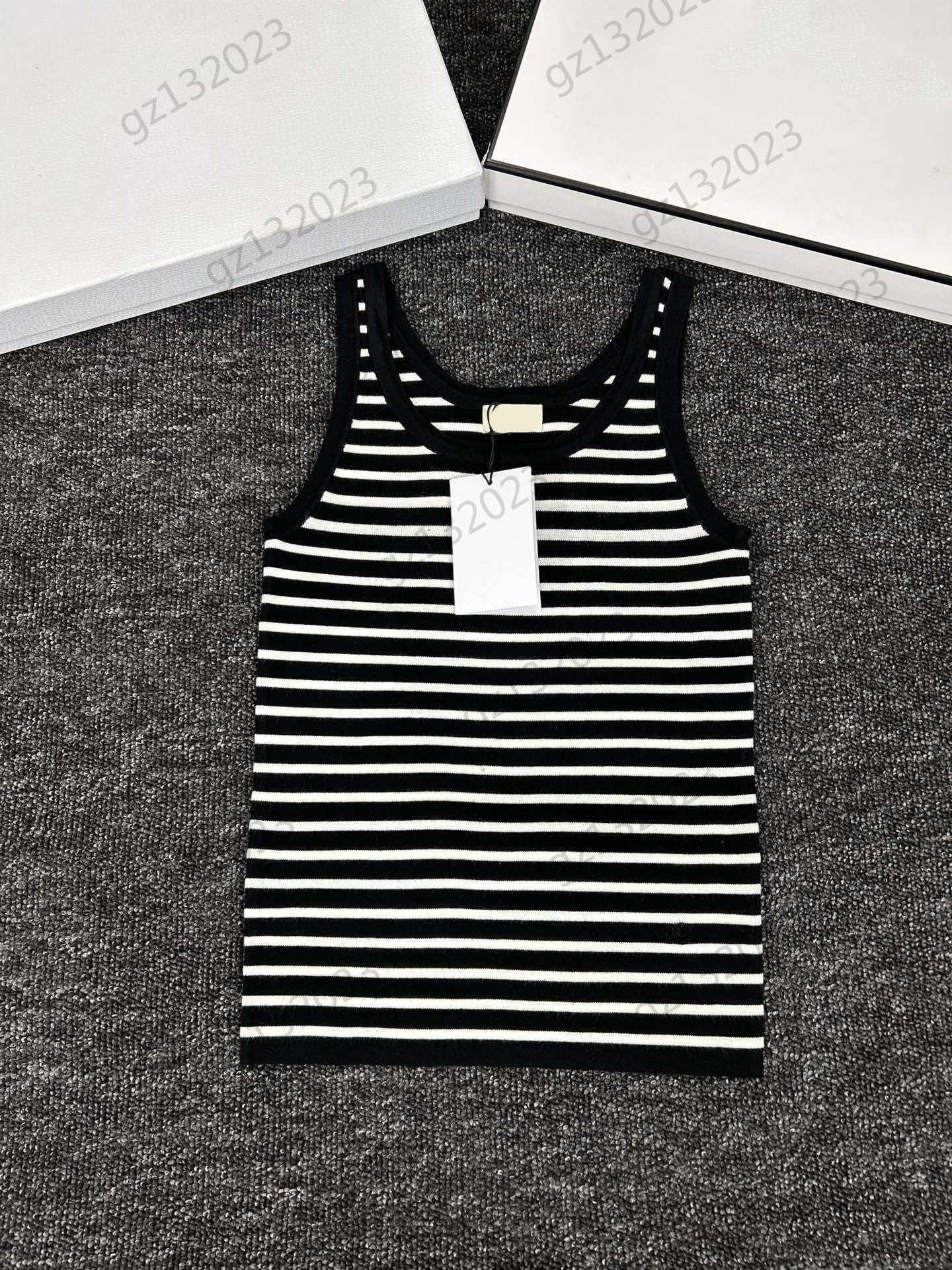 

Womens Tanks Camis Contrasting Colors Striped Sleeveless Pullover Knitted Vest Thread Edge Casual Joker Classic Style Vests Top Luxury Brand Women Clothes