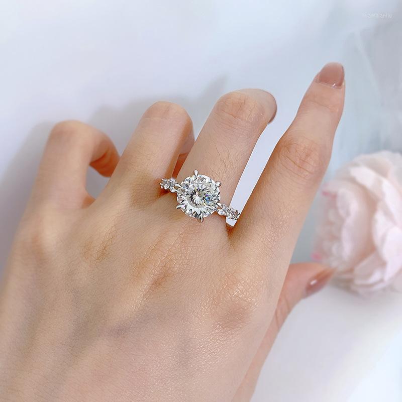 

Wedding Rings Fashion Pure Silver Ring Inlay Shining 5Ct Simulation Diamond Six-prong Lovers Engagement Fine Jewelry