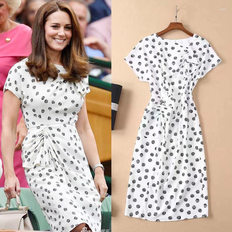 

Casual Dresses Super Quality Princess Kate' Same Spring Summer 2022 Women' Collar Short Sleeve Fashion Dot Print Pleated Medium, Picture color