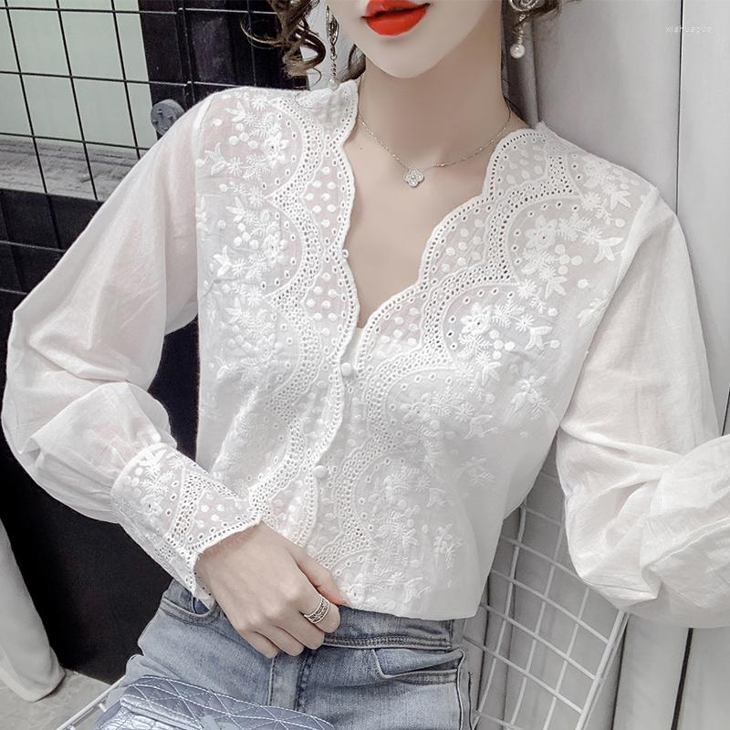 

Women' Blouses Retro Style Embroidered Blouse V-neck Hollow Out White Shirt Women' Long-sleeved Crochet Tops Blusa Feminina