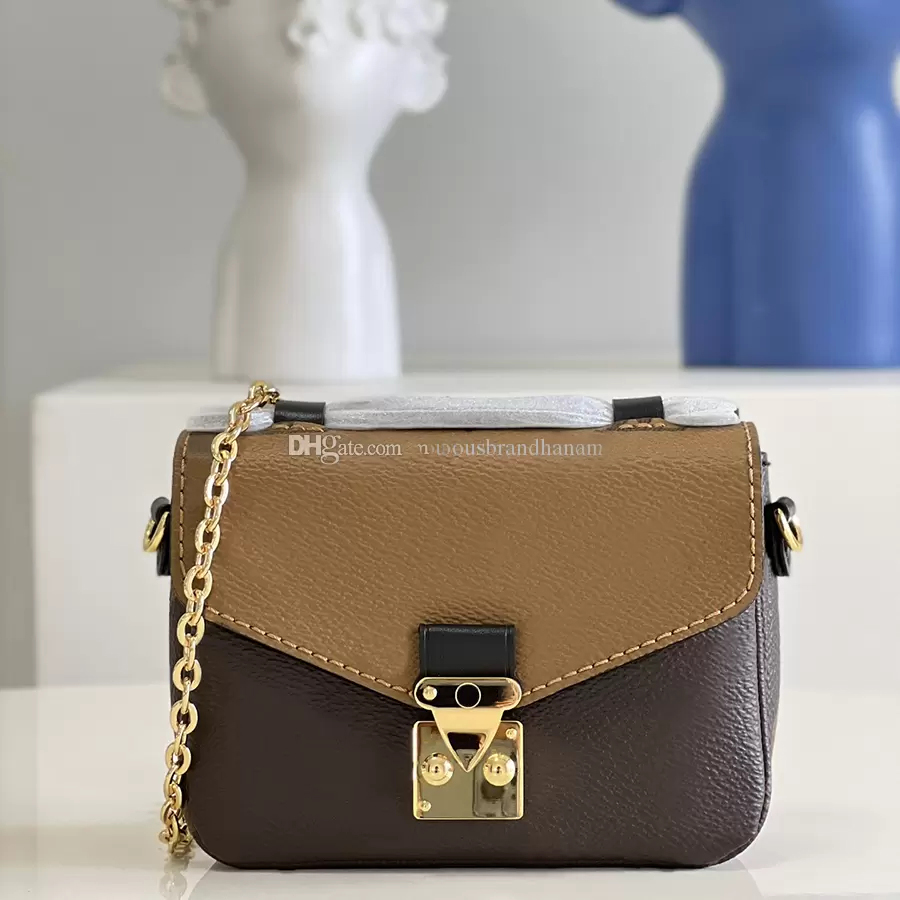 

Chain Shoulder Bag Designer Womens Mini Handbag clasp CrossBody Flap Monograms embossed Leather Pochette Purse walle