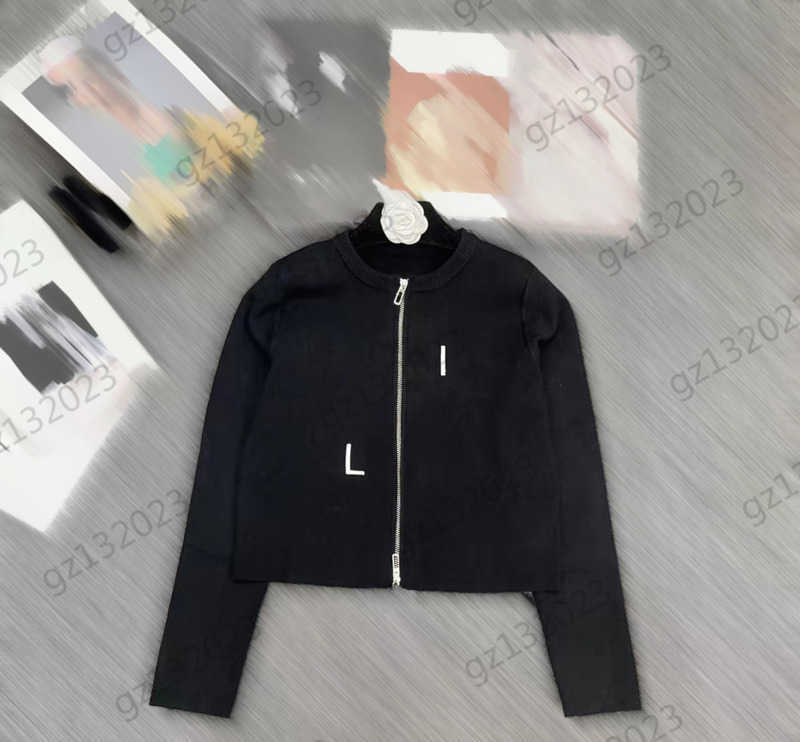 

Womens Sweater Letter Printing Zipper Opening Short Knitted Sweater Thread Round Neck Long Sleeve Joker Knitwear Designer Sweater Women 1970