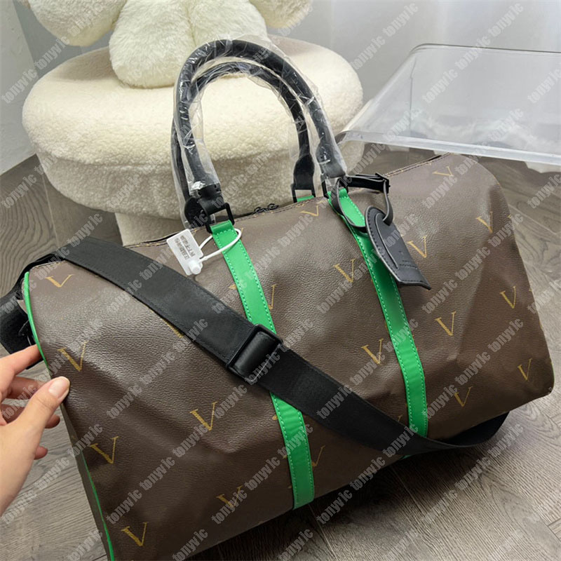 

Fashion Mens Duffle Bags Luxurys Designer Bags Large Capacity Real Leather Bag Womens Luggage Keepall Classic Zipper Travel Bag 45cm, Green