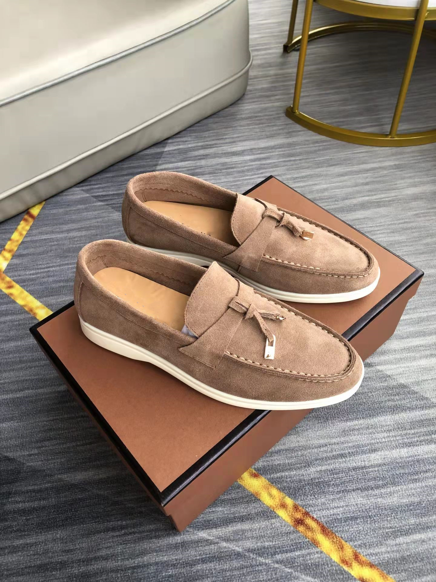 

Famous Suede leather Mens Women Loro Walk Casual shoes luxury sneakers nubuck Lock designer Flats Slip-on dress shoe Large size 45 46, 10