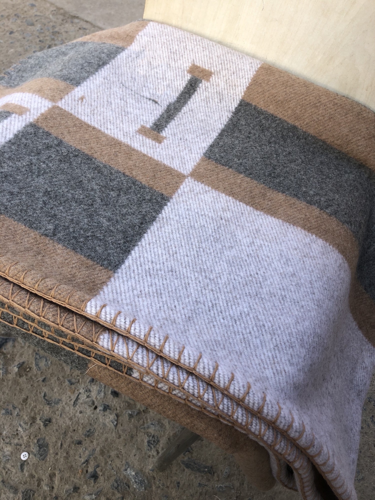 

NEW Color Chrismas Gift H Gray Brown Blankets And Cushions Big Size  TOP Quailty Letter Blankets GIRL 90%WOOL 10% cashmere Home Sofa Blanket