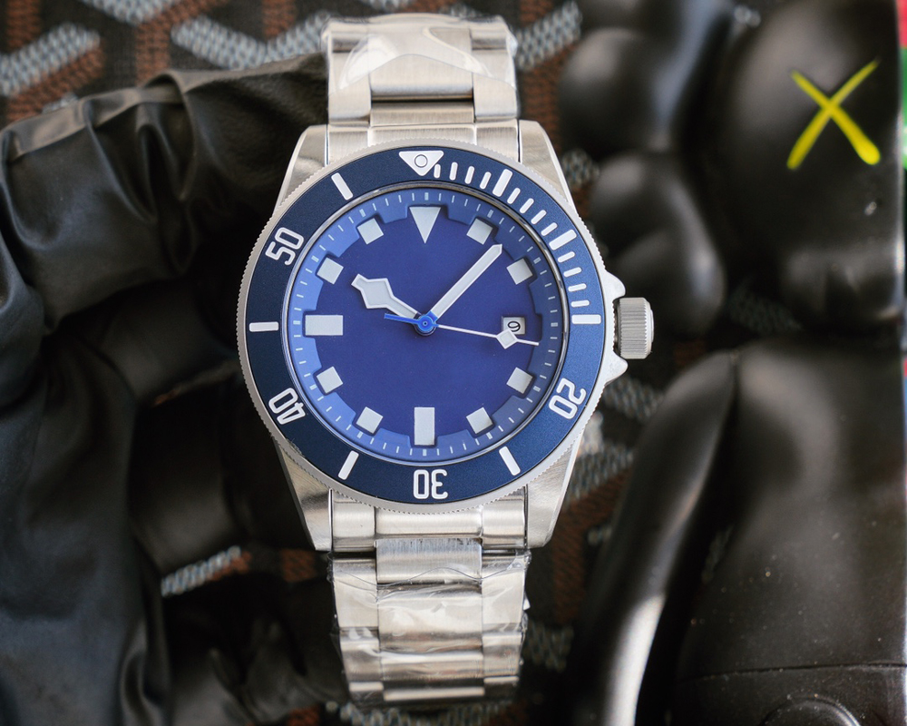 

New luxury men's automatic mechanical watch 43mm black, blue and red dial stainless steel strap montre de luxe, Sapphire crystal