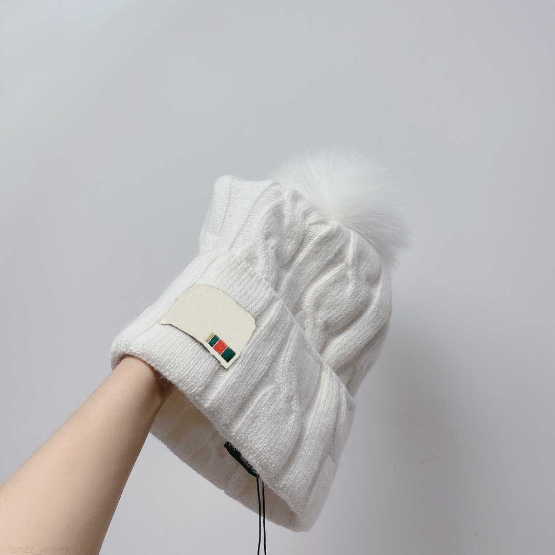 

Pom Woolen Beanies Winter Unisex Adult Designer Skull Cap Warm Ski Outdoor Hats For Women Menfor man woman, Tg01