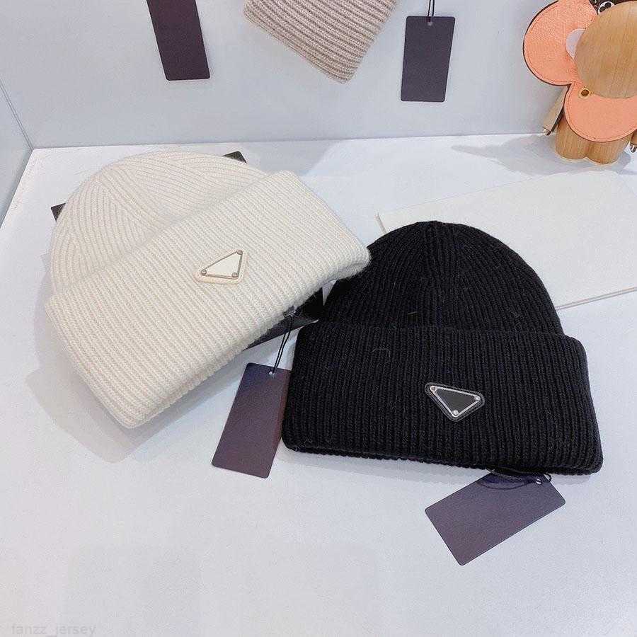 

Designer Woollen Knitted Hat Fashion Winter Beanie Cap Classical Skull Caps for Man Woman 6 Colorfor man woman, C3