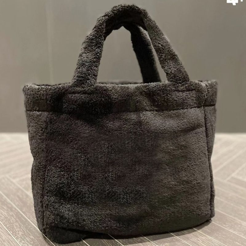 

women Totes fashion designer handbag Autumn and winter capacity new fur handbag