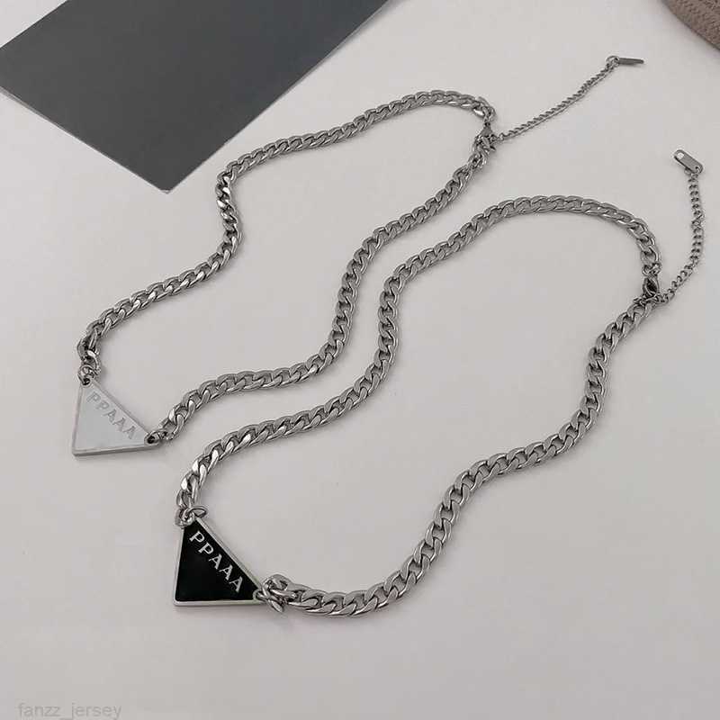 

Designer Geometric Necklace Fashion Pendants Triangle-shaped Necklaces for Man Woman Neutral Cool Style Good Qualityfor man woman