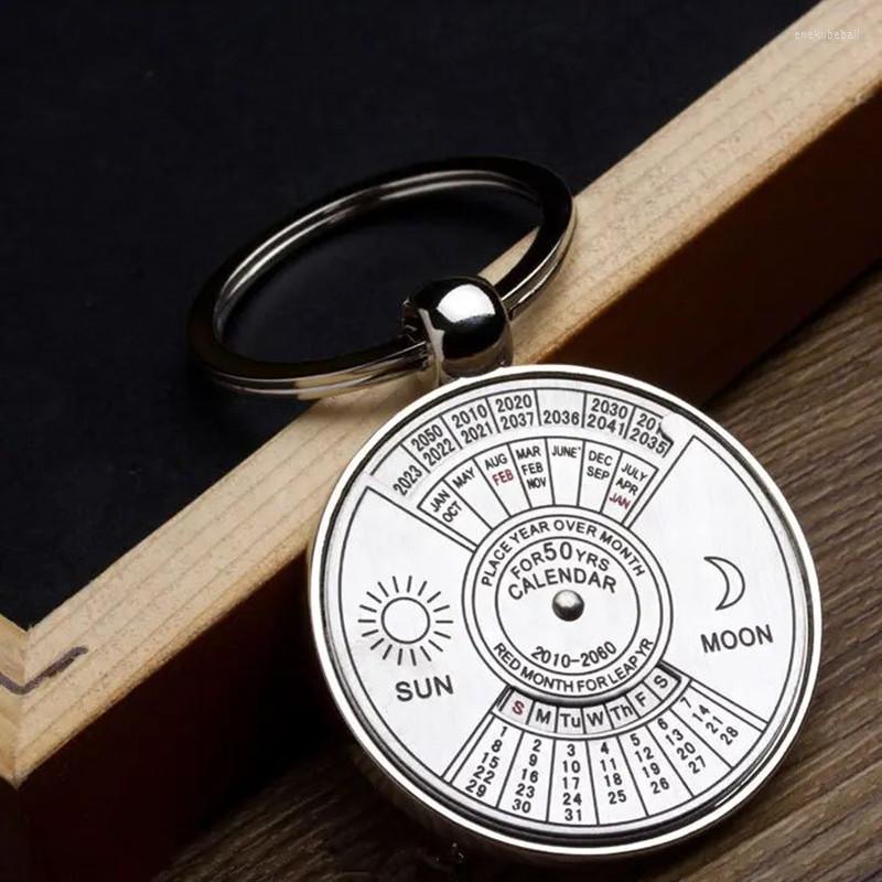 

Keychains Perpetual Calendar Keychain Gift 2010 To 2060 Years Keyring Car Pendant Creative Metal Key Chain For Men