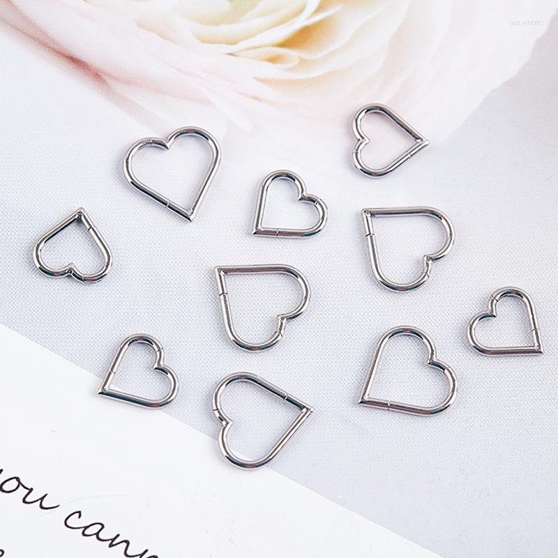 

Backs Earrings 1PC G23 Titanium Antiallergic Cartilage Earring Nose Septum Piercing Ear Tragus Heart Shape Segment Ring Body Jewelry