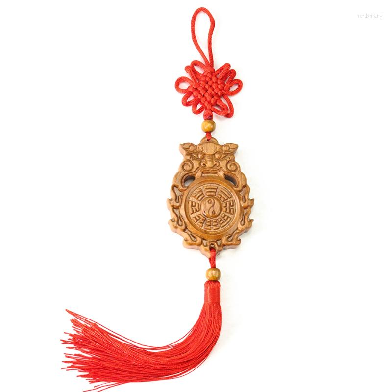 

Keychains Lucky Wood Lion Animal Car Mirror Hanging Red Chinese Knot Safe Trip Bagua Yin Yang Pendant Flame Home Decor Wall Charms