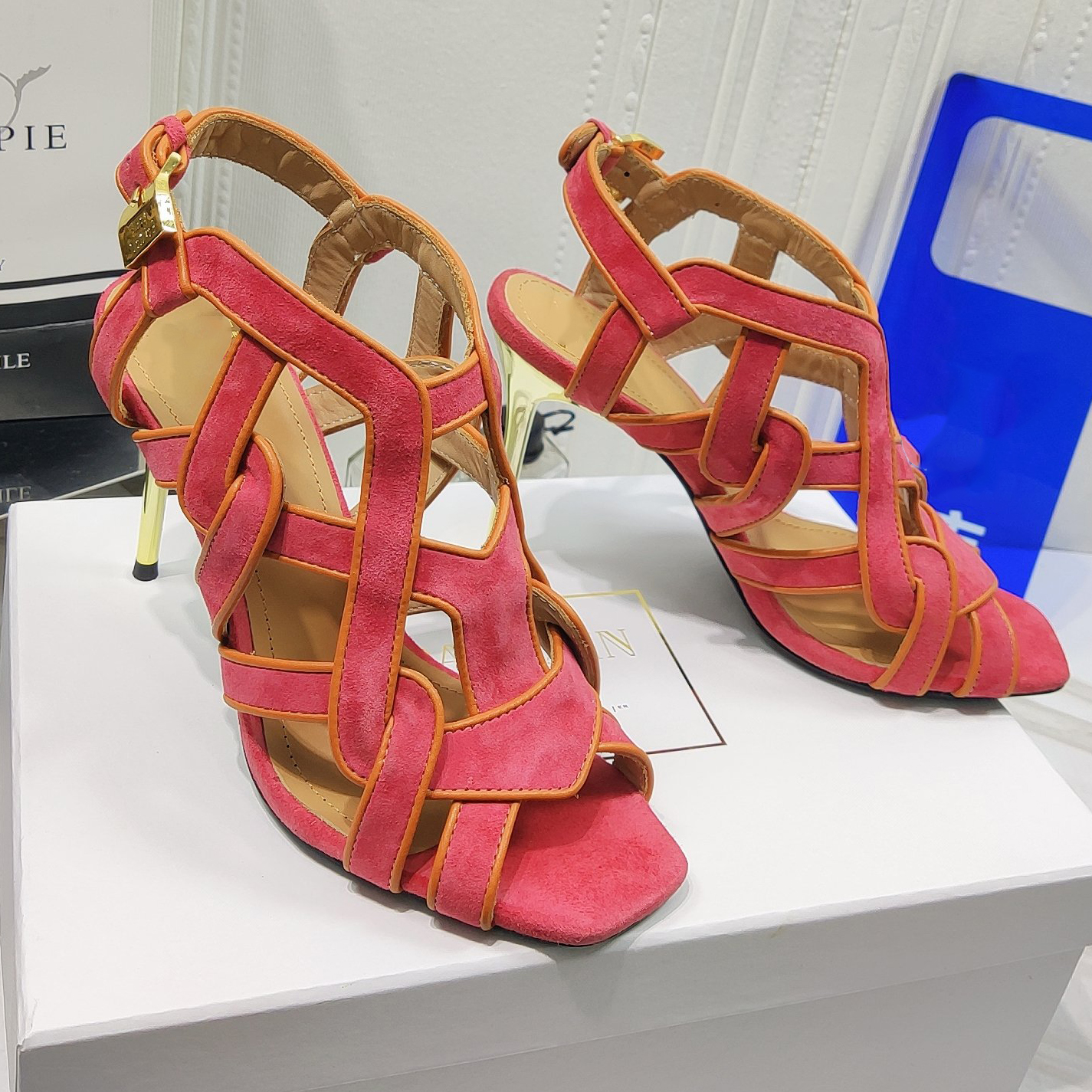 

Urania Crinkle Metallic Leather Sandals 105mm stiletto Heels fashion high heel for women luxury designers dress shoes party heeled sandal factory footwear, Blakc