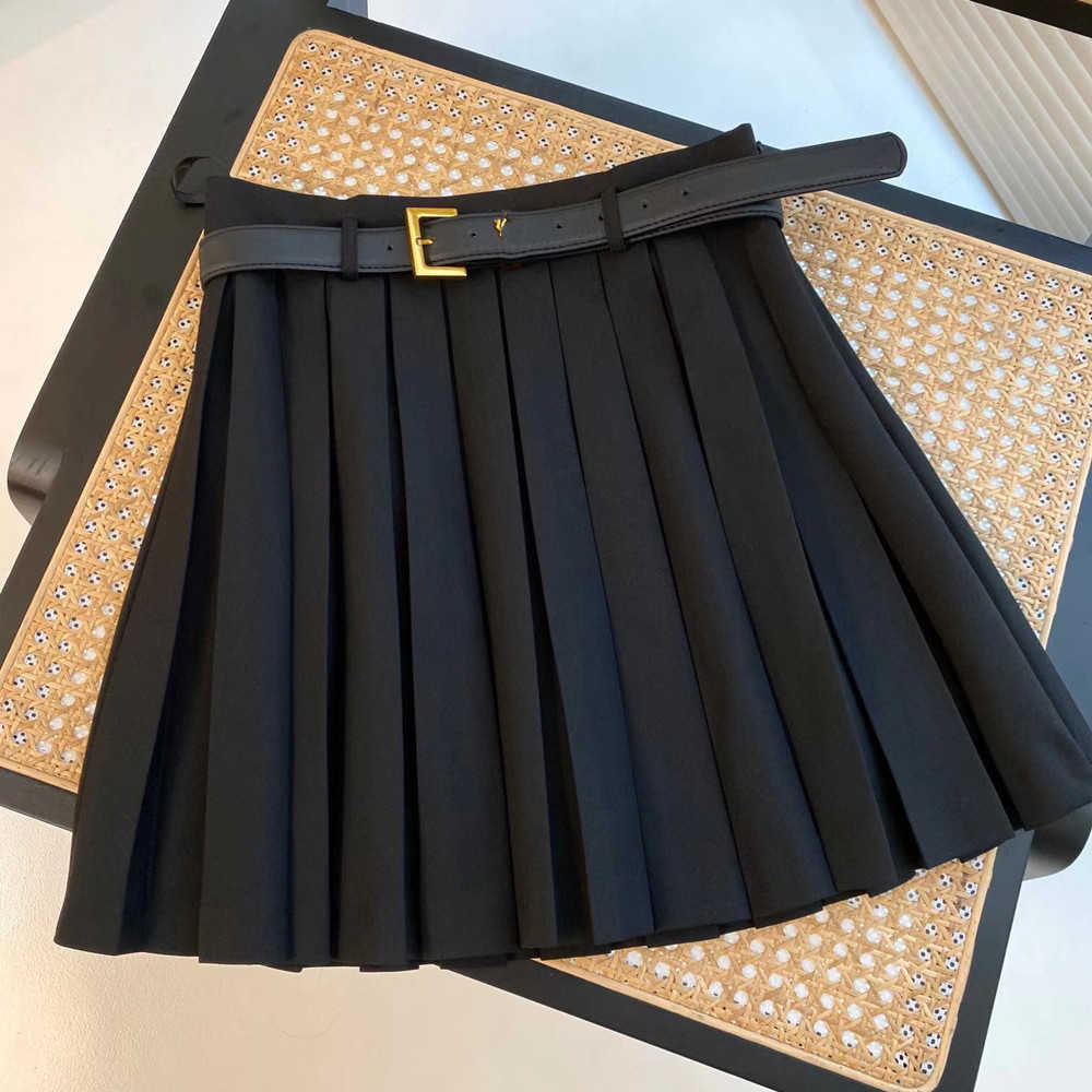 

2022 Designer Summer Women' Pleated Skirts Short Tennis Skirtses Yoga Fitness Wear Ladies Running Golf Sexy Pants Skirt, Black