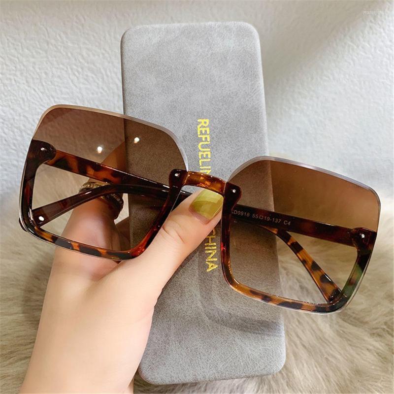 

Sunglasses Trendy Oversized Women Men Luxury Designer Square Sun Glasses Vintage Classic Eyewear UV400 Big Frame