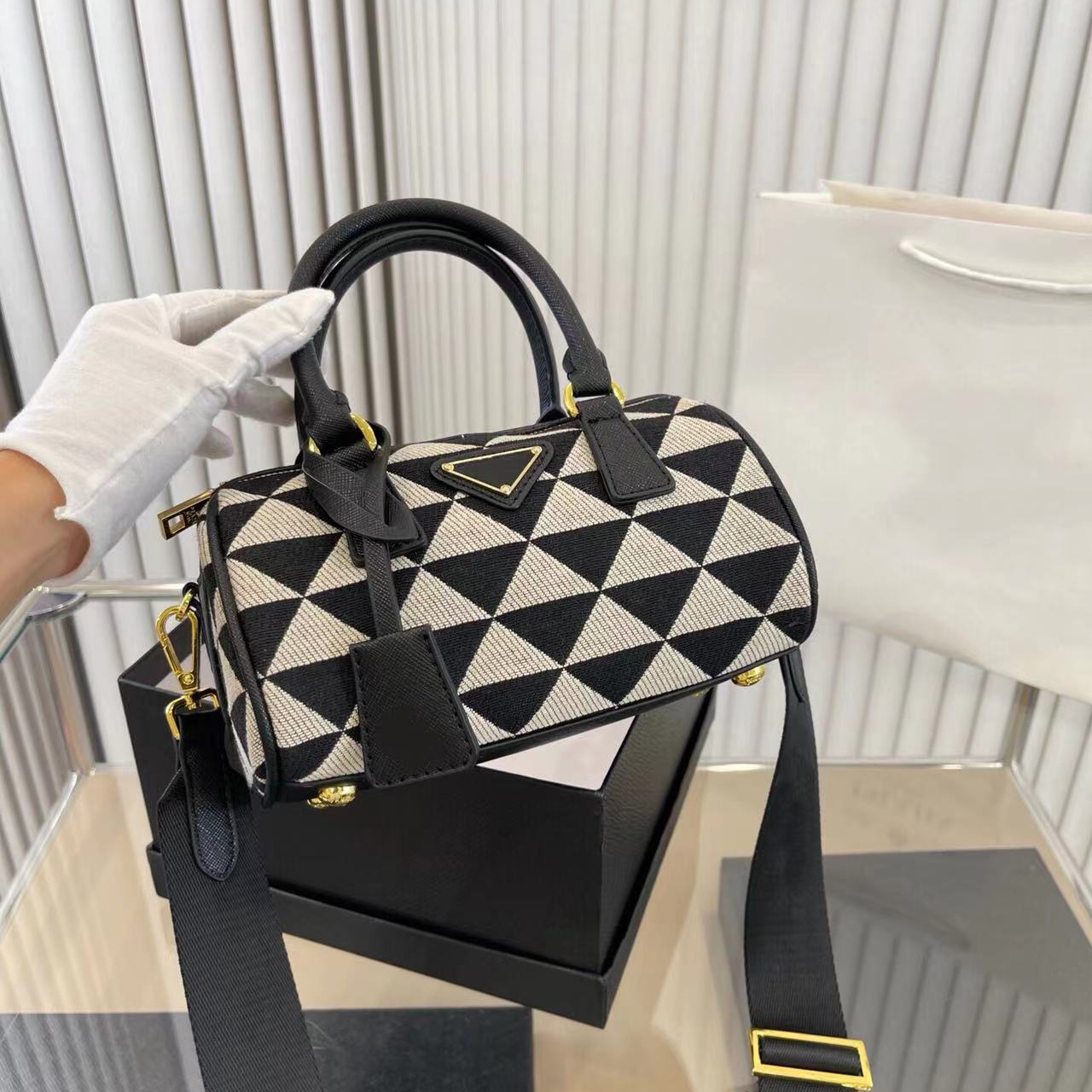 

high quality Totes lattice bag Women handbags luxurys designers ladies Shoulder Bags lady clutch purse retro tote female purse wallet Small cylindrical handbag, Customize