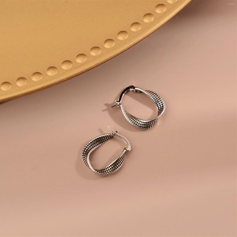 

Chains European And American Fashion Minority Design Twist Earrings Female In Mild Luxury Retro High Sense Ear Clip