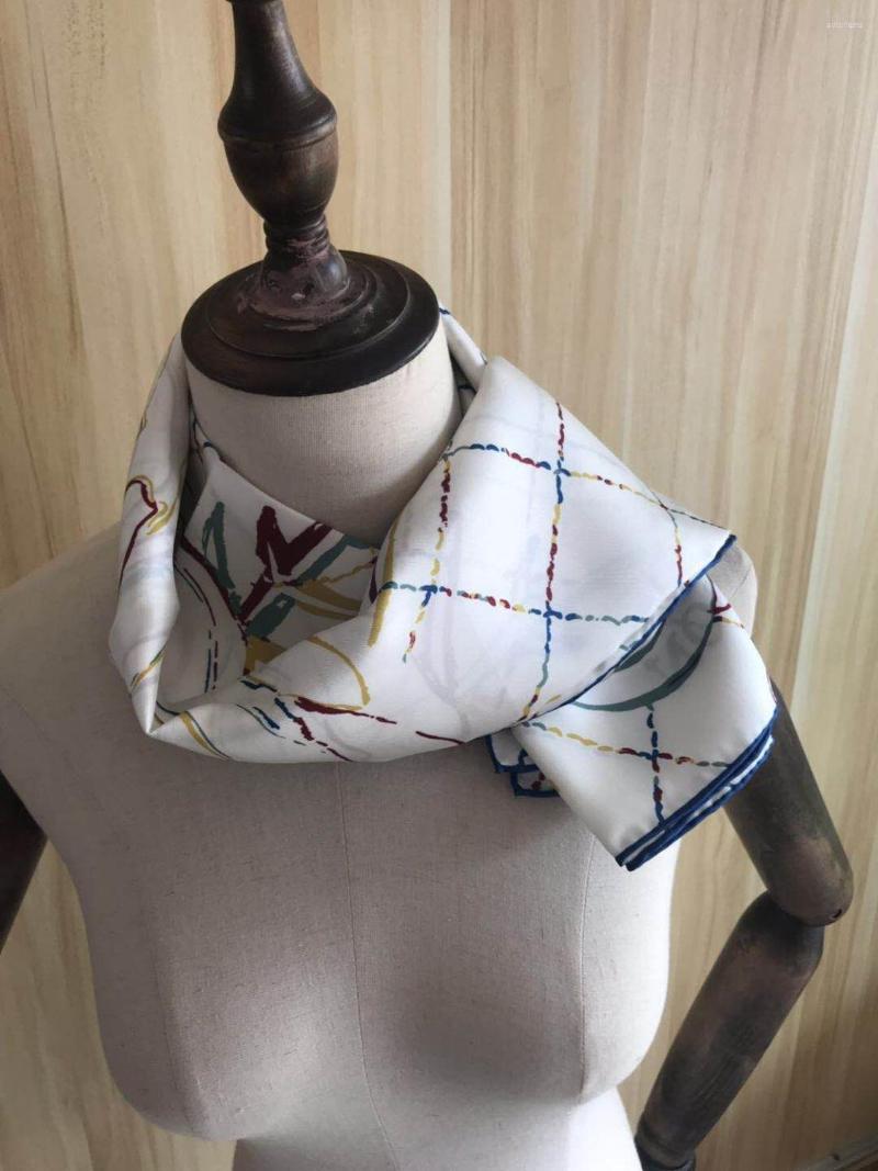 

Scarves 2022 Arrival Autumn Winter Classic Flower Silk Scarf 90 Cm Square Shawl Twill Wrap For Women Lady