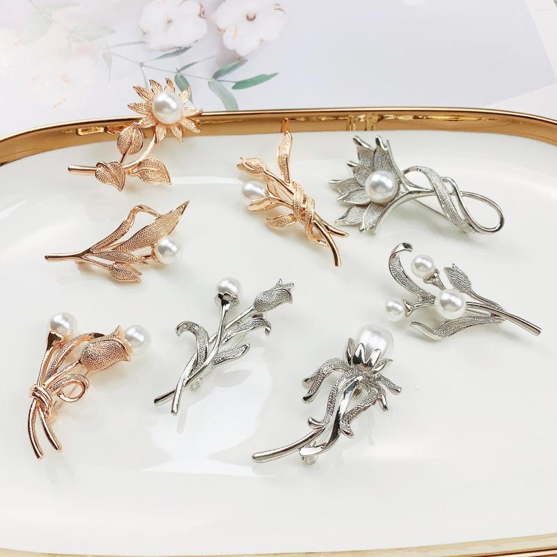 

Brooches Luxury Brooch Jewelry Clothing Pins Gold Silver Boutique Retro Pearls Flower Design Safety Pin Jacket Decoration Jewel