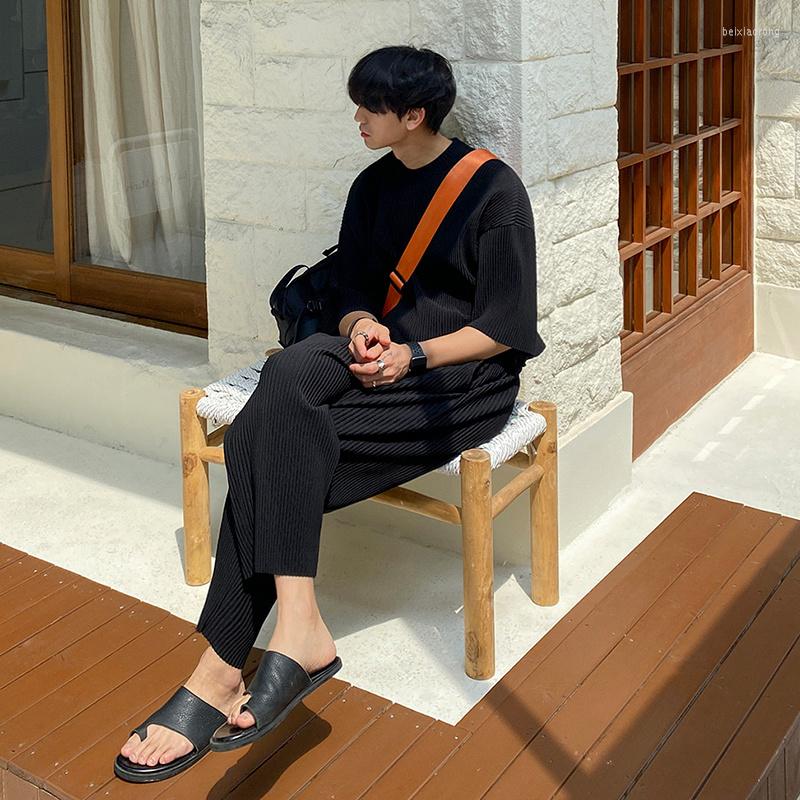 

Men's Tracksuits Sleeve Short Men's T-shirt Loose Causal Summer Ice Silk Pleated Fabric Suit Korean Fashion Sports Two Pieces Set 2Y8212, Black tops