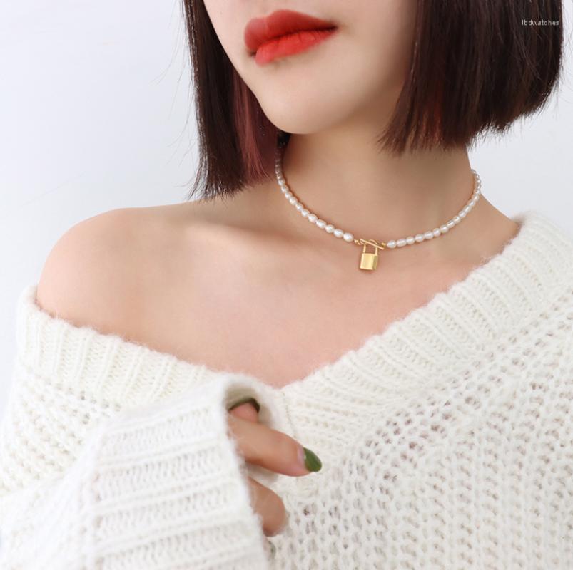 

Pendant Necklaces Women Fresh Water Pearl Hitch Necklace Lock Stainless Steel 18K Gold Designer Jewelry Luxury Quality INS Korean Style