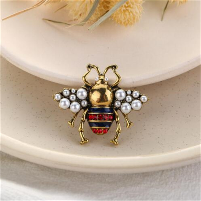 

New Style Rhinestone Bee Brooch Pins Pearl Flying Insect Brooches Women Men Corsage Fashion Jewelry Clothes Hat Accessories