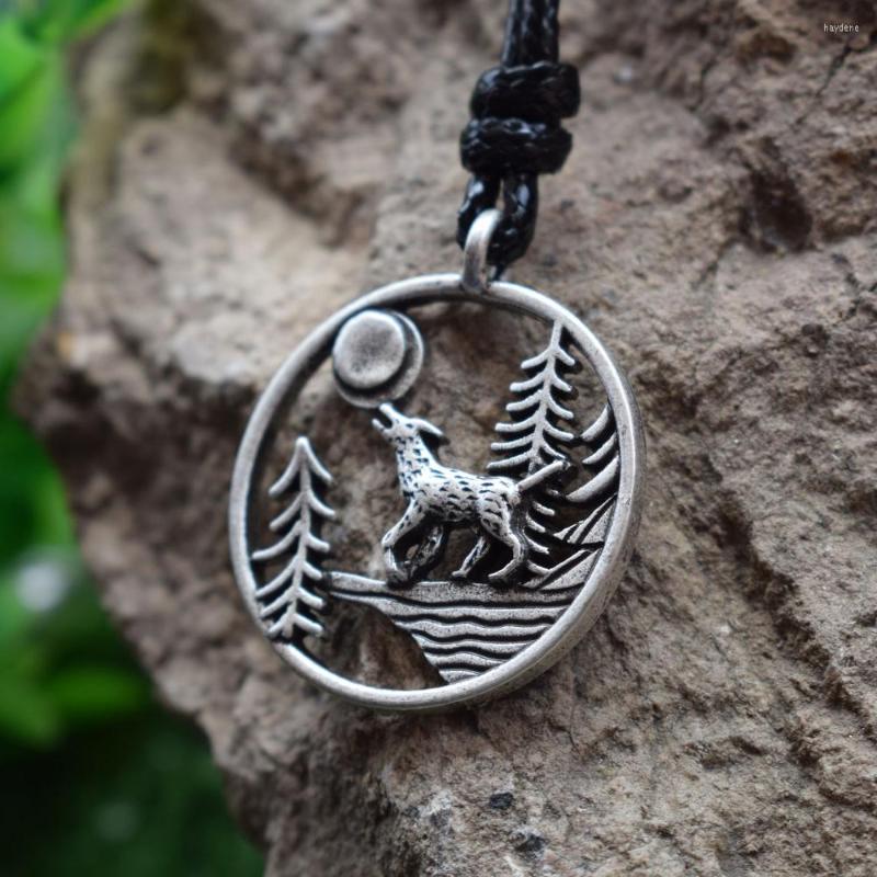 

Chains 12pcs Wolf Charm Animal Tree Pendant Jewelry Moon R Song Necklaces