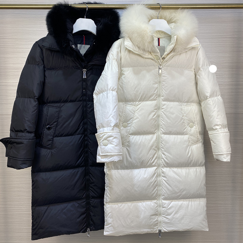 

maya designer women Long style down jacket embroidered badge women winter Hairball puffer coat jackets woman color white black size /2/3/4