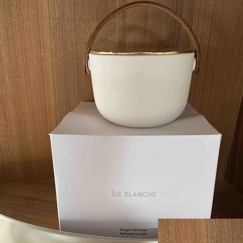 

Car Air Freshener Highest Quality Car Air Freshener Aromatherapy Per Candle Fragrance 220G Dehors Ii Neige Feuilles Dor Lle Blanche Dh5Dg