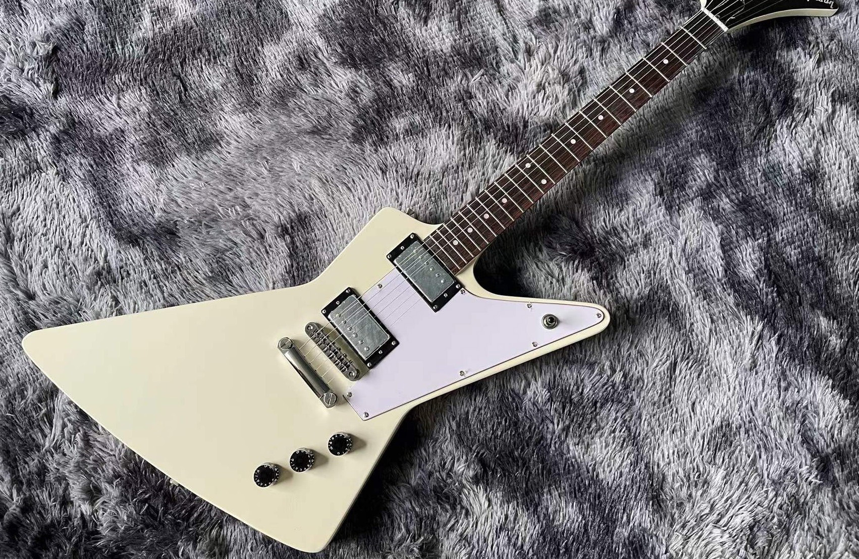 

70s Explorer Classic White Electric Guitar Mahogany Fingerboard Rosewood Chrome Hardware White Pickguard
