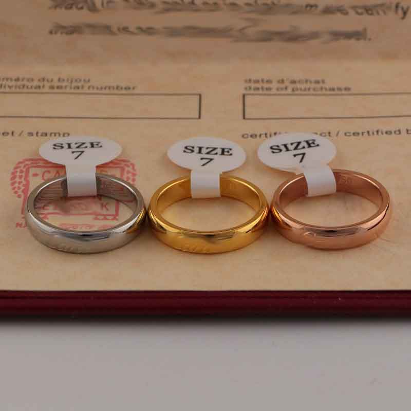 5 ans Shop Factory Wholesale en acier inoxydable anneau de bague Couple de couple ne s'est pas s'estompé hypoallergénique avec un sac à poussière