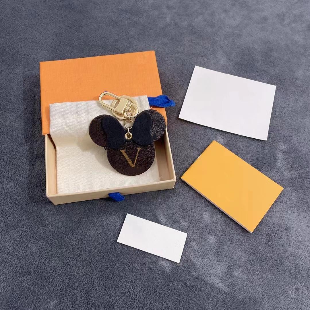 

Keychains Key holder designer key chain men women car bag pendant accessories with box leather alloy keyring lovely animal head luxury unisex keychain