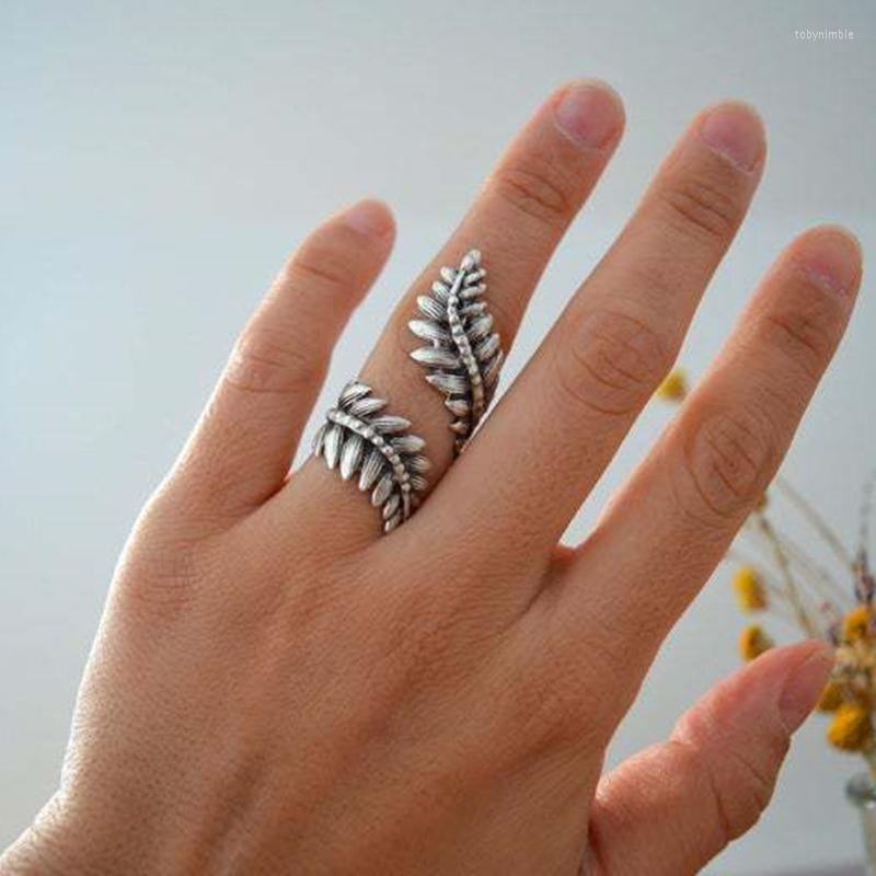 

Cluster Rings Retro Fashion Leaves Surround Opening Adjustable Accessories Ring Tourism Memorial High Quality Jewelry