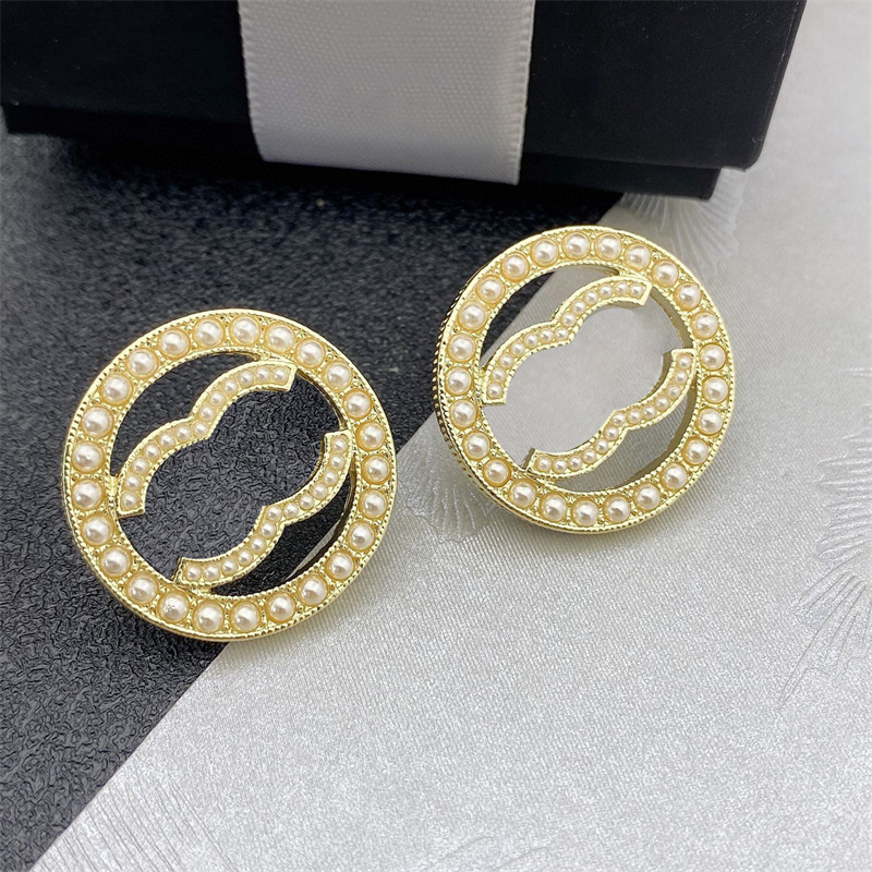 

Fashion Charm Stud Earrings Big Circle Earring High Quality Womens Pearl Studs Golden Ear Stud Luxury Letter Earrings