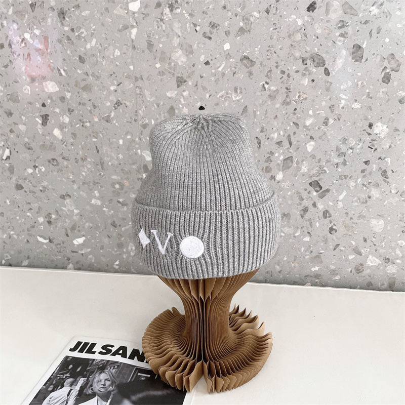 

Men Womens Classic Caps Luxury Cashmere Hat Designer Brand Cap Letter Beanies Fashion Bonnet Outdoor Casual Hats Winter Warm Cap, Blue