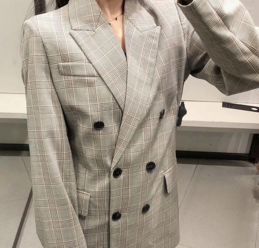

Women's Suits Grey Lapel Collar Blazer Suit Front Flap Pockets Double-breasted Fastening With Contrast Buttons Women Check Long Sleeves, Gray
